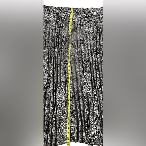 NWT Tahari Skirt Dotted Pleated Plus 1X Black Cream Polyester Elastic Waist - Picture 6 of 7